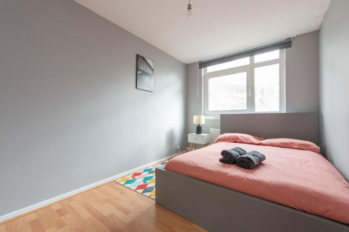 Lovely 2-bed 20 Mins To Apartment