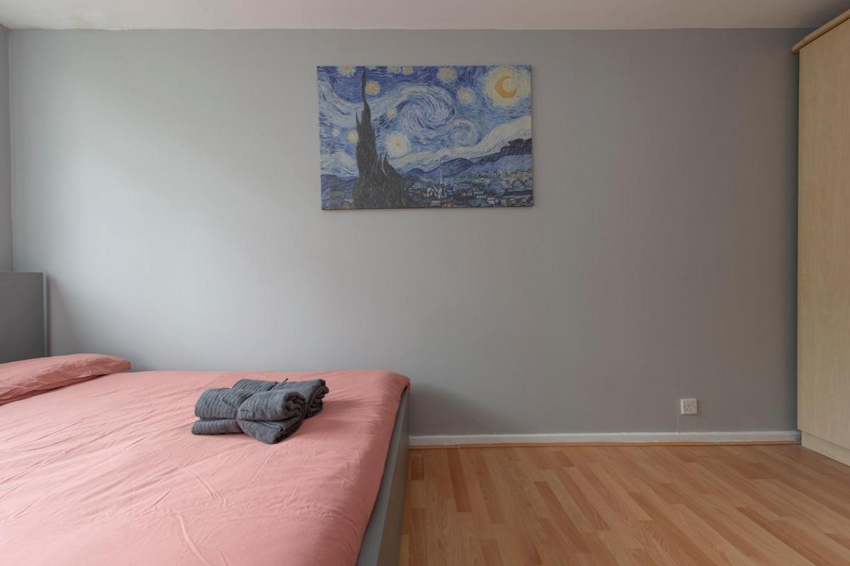 Lovely 2-bed 20 Mins To