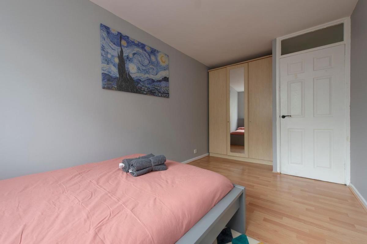 Lovely 2-bed 20 Mins To Apartment London