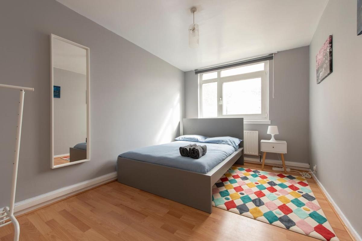 Apartment Lovely 2-bed 20 Mins To London
