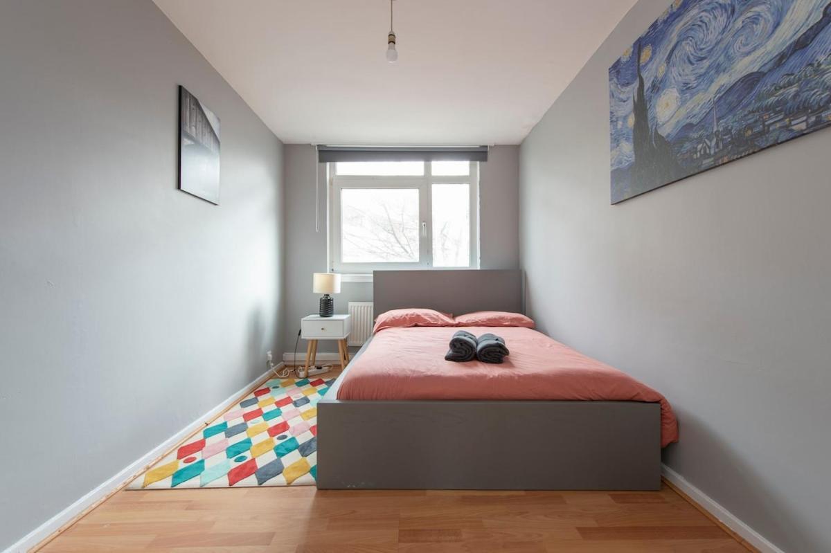 Lovely 2-bed 20 Mins To Apartment