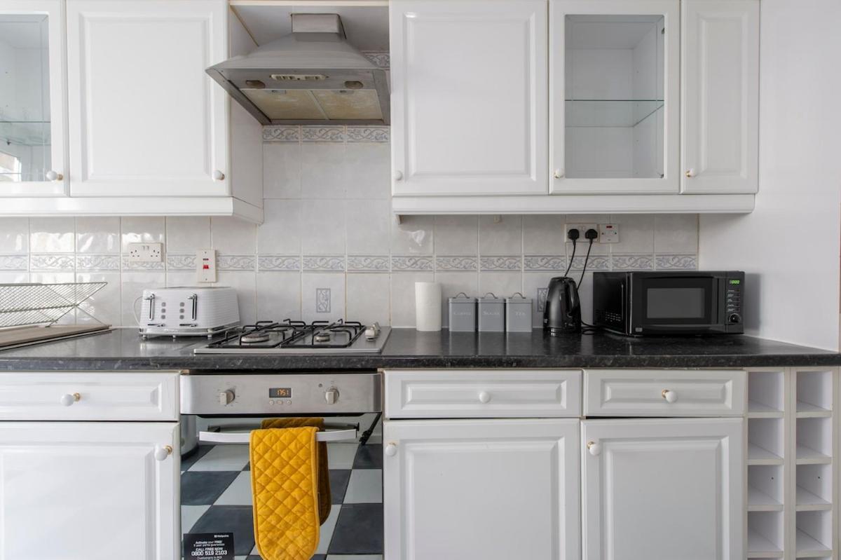 Lovely 2-bed 20 Mins To London