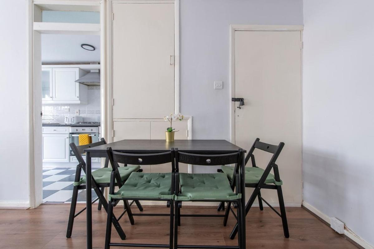 Lovely 2-bed 20 Mins To * London